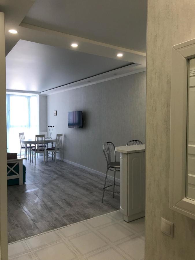 Luxe Apartment On Drahomanova Kiew Exterior foto